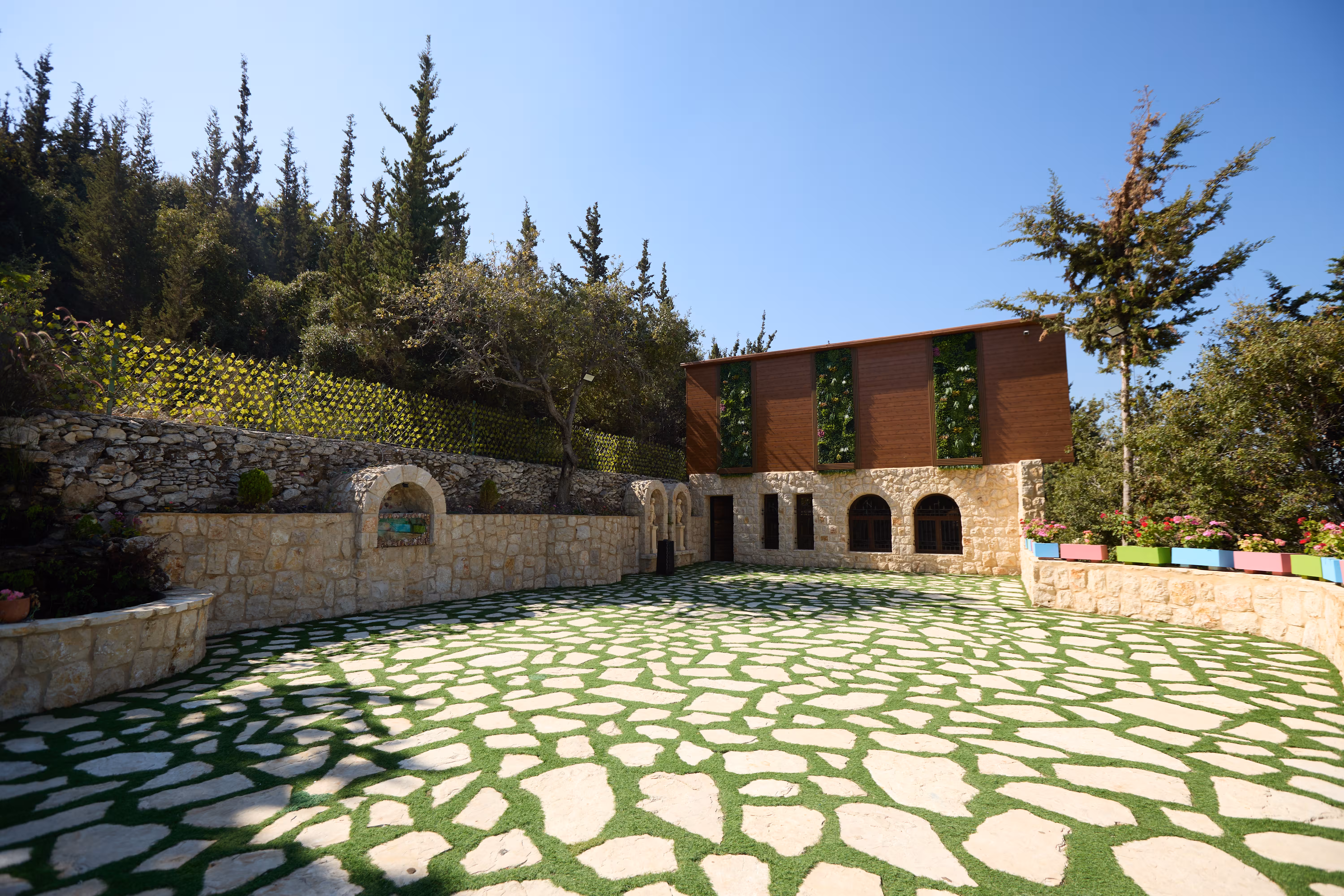 GuestHouse & Public Pool View 8