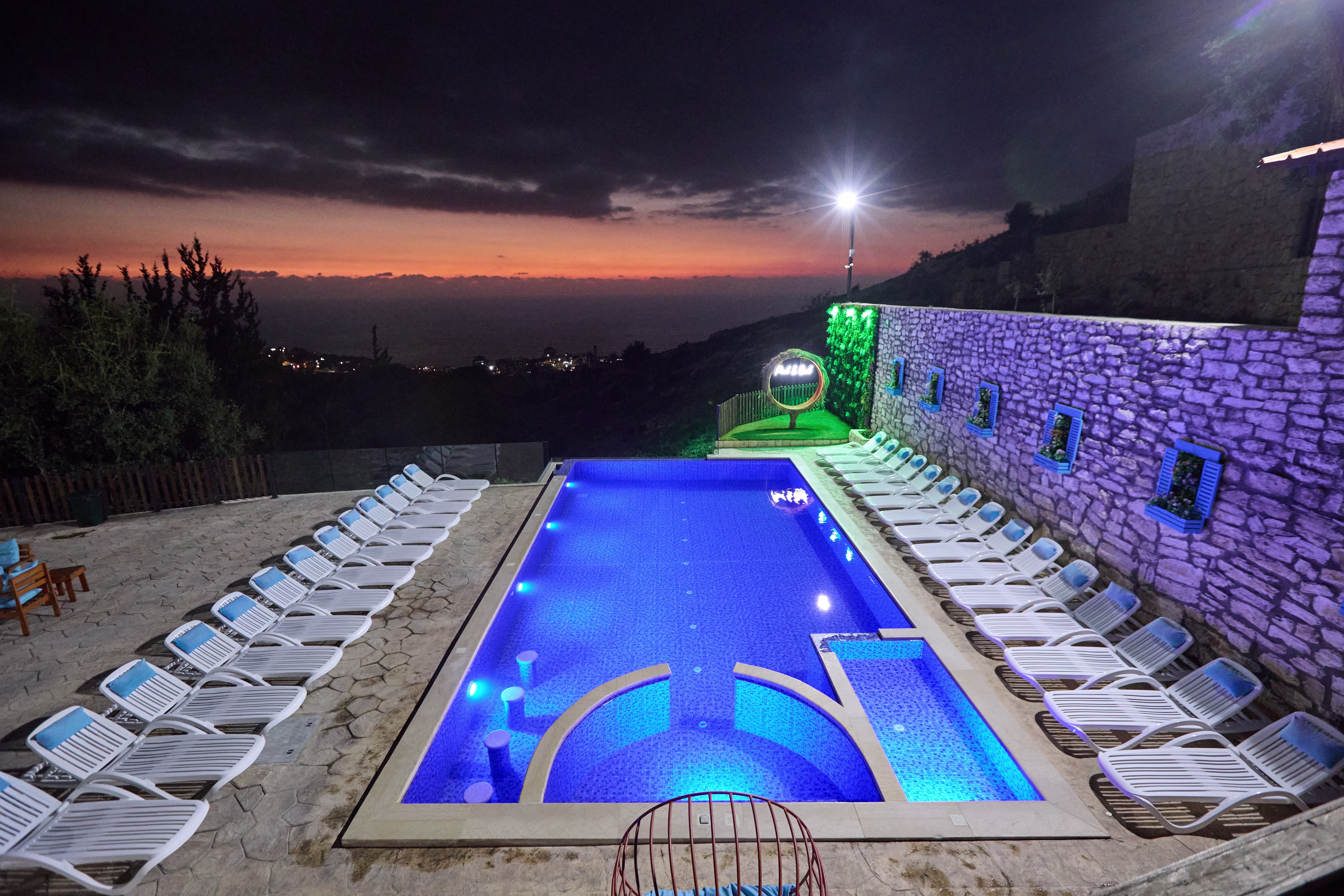 Pool And Cool - Beautiful accommodation with pool